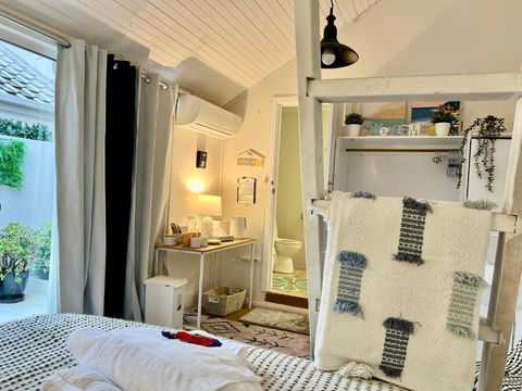 Affordable Luxury Room - Accommodation Sydney 4