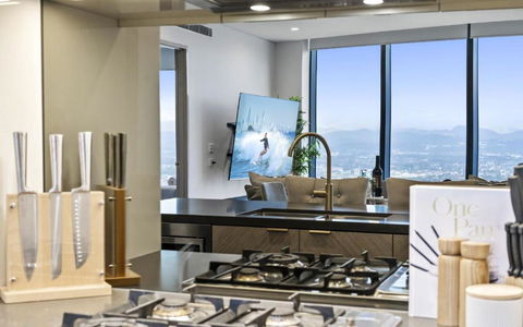 ALTITUDE Ocean Suites - SPECTACULAR, Unmatched Views & Luxury Accommodation - Accommodation Sydney 4