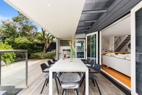 Amalfi Dream - Pool, Spa, Walk To Beach And Shops - Accommodation Sydney 3