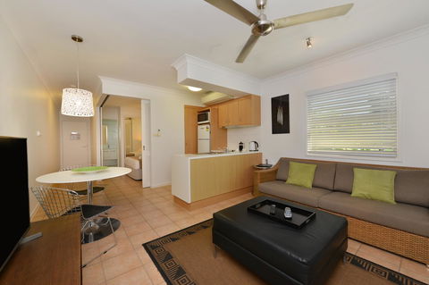 Port Douglas Apartments - Adults Only Oasis - Accommodation Sydney 7
