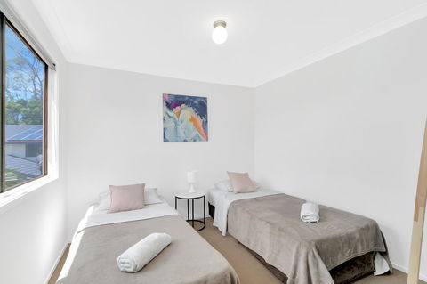 Fountain View Estate - We Accommodate - Accommodation Sydney 3