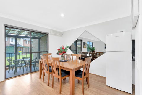 Fountain View Estate - We Accommodate - Accommodation Sydney 9