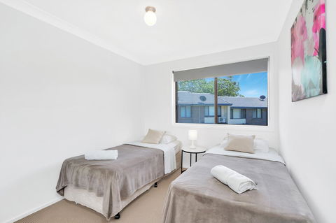Fountain View Estate - We Accommodate - Accommodation Sydney 4