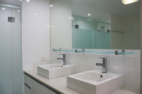 Private Seaview Apartment At Peninsula - Airlie Beach - Sydney 4u 6