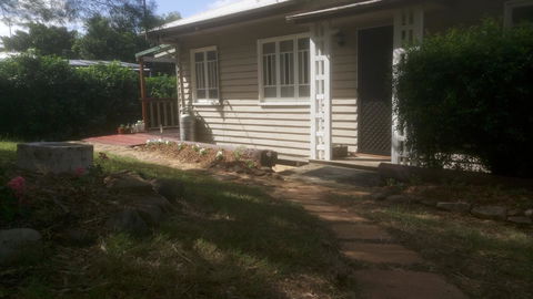 Boonah Cottage - Sydney 4u 5