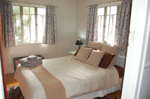 Boonah Cottage - Sydney 4u 6