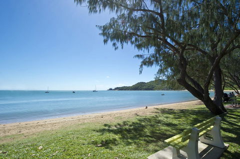 Maggies Beachfront Apartment 5 - Sydney 4u 6