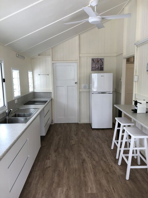 Daggoombah Holiday Home Magnetic Island - Sydney 4u 2