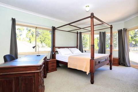 Waterfront At White Patch - Sydney 4u 26