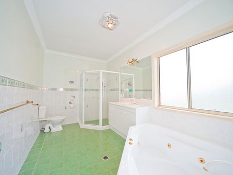 Waterfront At White Patch - Sydney 4u 29