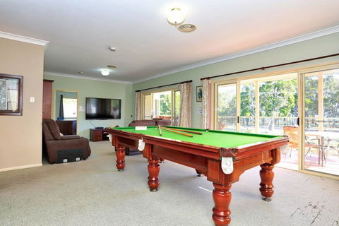 Waterfront At White Patch - Sydney 4u 30
