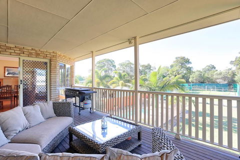Waterfront At White Patch - Sydney 4u 31