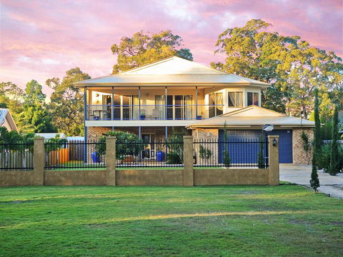 Waterfront At White Patch - Sydney 4u 2