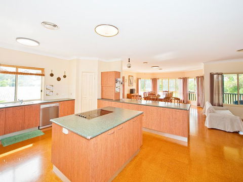 Waterfront At White Patch - Sydney 4u 14