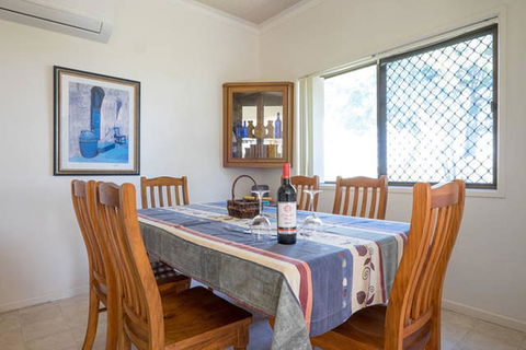 Keith\'s Place, 1 Of The 3 Most Popular Units On Bribie - Accommodation Sydney 13