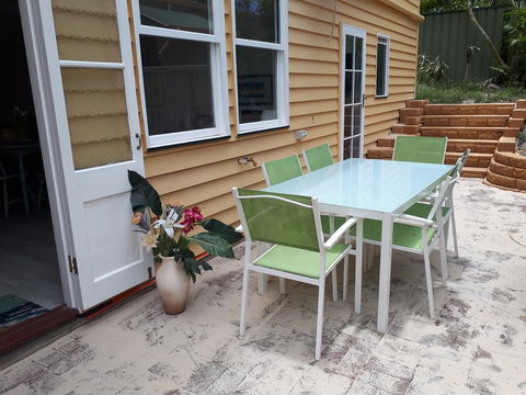 Retro Beach Flat - Accommodation Sydney 0