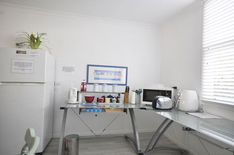 Retro Beach Flat - Accommodation Sydney 11