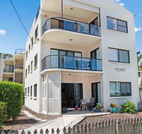 Quiet location across from waterfront - South Esp Bongaree - Sydney 4u