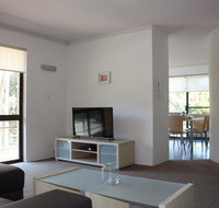 Close to Surf Beach Surf Club Hotel and Shops - Boyd St Woorim - Accommodation Sydney