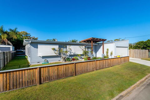 Fabulous Family Destination In Paradise Parade, Bongaree - Accommodation Sydney 0