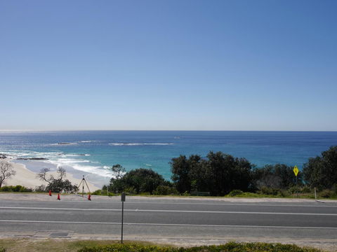 Barn Down - Sydney 4u 0