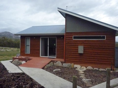 Yakkalla Holiday Cottage - Sydney 4u 1