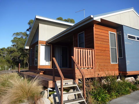 Yakkalla Holiday Cottage - Sydney 4u 2