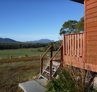 Yakkalla Holiday Cottage - Sydney 4u