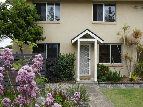 'Sandy Bottoms' With WiFi Just Moments From Beach - Sydney Resort 0