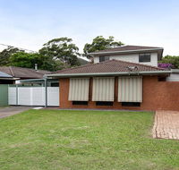 'Willows At The Bay' 111 Horace St - Large House with Aircon WIFI and Boat Parking. - Accommodation Sydney