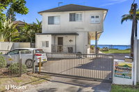 'Yacaaba' Beautiful Waterfront Location