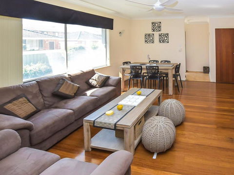 1/33 Wharf Street - Sydney 4u 0