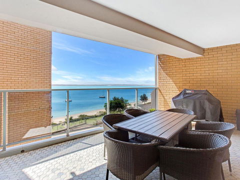 10 'Kiah' 53 Victoria Parade - Waterfront Views, AIRCON And Close To The Marina. - Sydney 4u 2