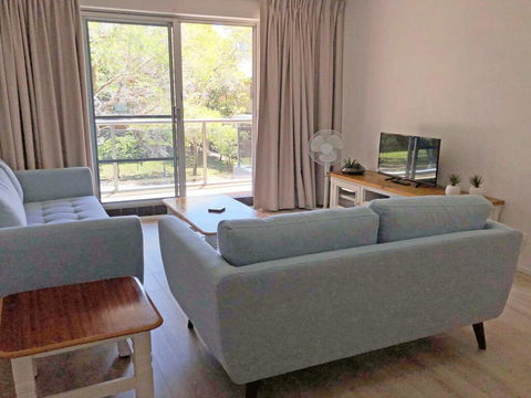 10 'Parkview', 11-13 Catalina Close - Peaceful Park Views - Sydney 4u 1
