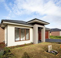 109 Cozy Cranbourne Family House 5Bed2Bath2Parking - Accommodation Sydney