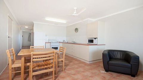 10T Beachfront Apartments - Accommodation Sydney 3