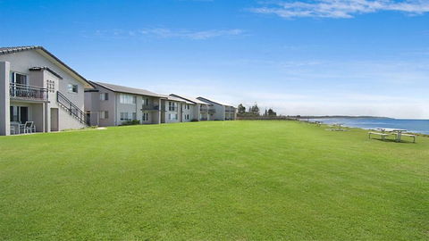 10T Beachfront Apartments - Accommodation Sydney 1