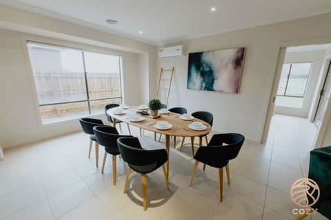 113, Balanchin Street Family Resort In Point Cook - Accommodation Sydney 2