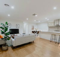 118 Refreshing 3BR Werribee Family House - Accommodation Sydney