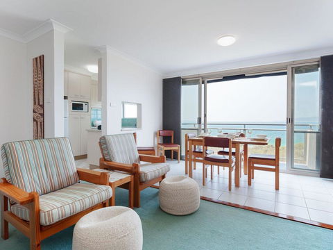 12 'Ocean Shores', 27 Weatherly Cl - Waterfront Unit With Sensational Water Views, WIFI & Air Conditioning - Sydney 4u 3