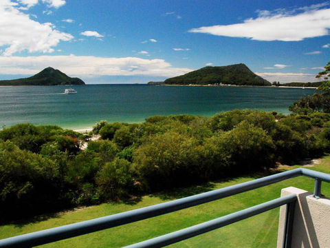 12 'Ocean Shores', 27 Weatherly Cl - Waterfront Unit With Sensational Water Views, WIFI & Air Conditioning - Sydney 4u 0