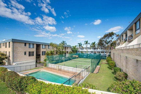 14 'THE DUNES', 38 MARINE DR - LARGE UNIT WITH POOL, TENNIS COURT AND DIRECTLY ACROSS FROM FINGAL - Sydney Resort 0