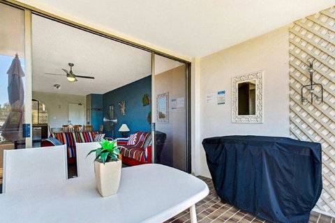 14 'THE DUNES', 38 MARINE DR - LARGE UNIT WITH POOL, TENNIS COURT AND DIRECTLY ACROSS FROM FINGAL - Sydney Resort 1