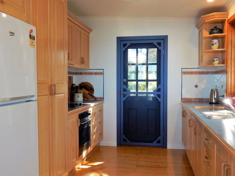 164 Mitchell Pde - Spectacular Views - Accommodation Sydney 3