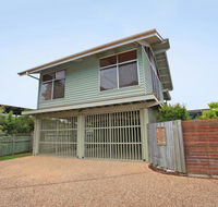18 Northbeach Place Mudjimba Beach - Pet Friendly Linen Included WIFI - Sydney 4u