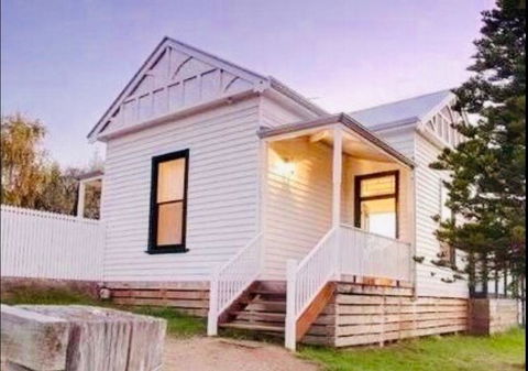 1880s Kananook Boutique Historic Luxury Apartment FSC Private Villa Bairnsdale - Sydney 4u 1