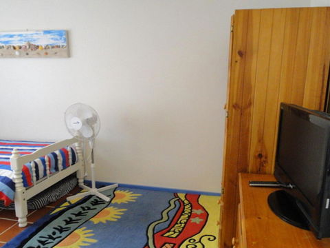 2 'Copacabana', 61 Sandy Point Road - Cute Unit With Water Views From The Balcony - Sydney 4u 2