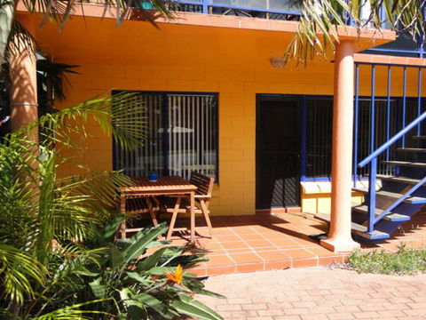 2 'Copacabana', 61 Sandy Point Road - Cute Unit With Water Views From The Balcony - Sydney 4u 1