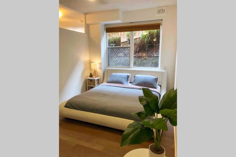 2 Bedroom, SHORT Walk To CBD,BEACH And DARBY ST - Sydney 4u 1