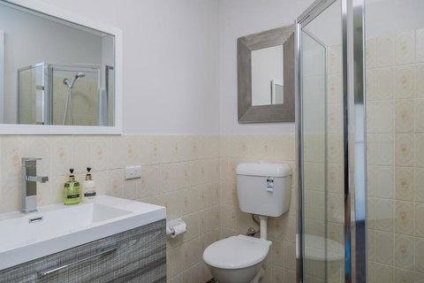 235 Mitchell Parade, Mollymook - Accommodation Sydney 3